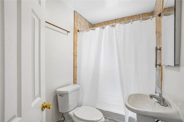 408 W 107th Street, Los Angeles, CA 90003