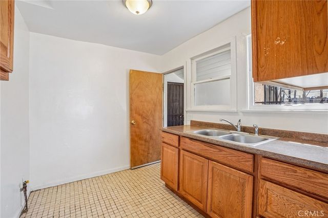 408 W 107th Street, Los Angeles, CA 90003
