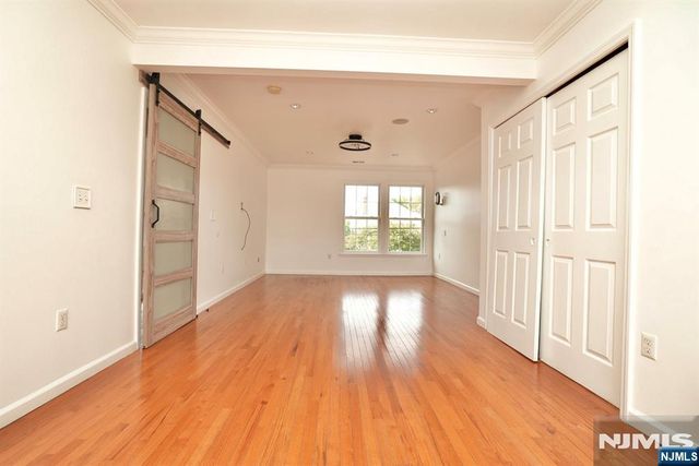 325-327 N 11th Street, Newark, NJ 07107