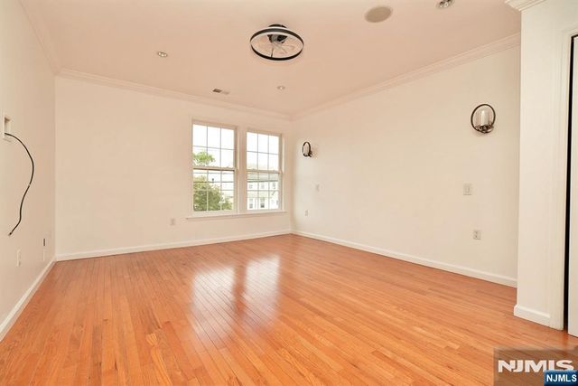 325-327 N 11th Street, Newark, NJ 07107