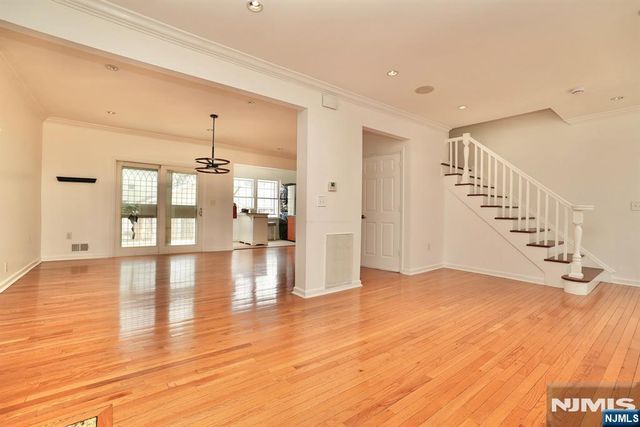 325-327 N 11th Street, Newark, NJ 07107