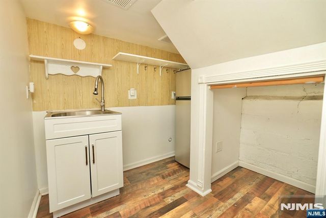 325-327 N 11th Street, Newark, NJ 07107