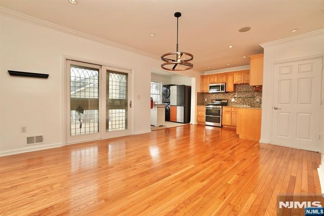 325-327 N 11th Street, Newark, NJ 07107