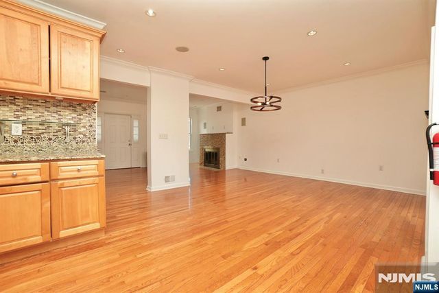 325-327 N 11th Street, Newark, NJ 07107