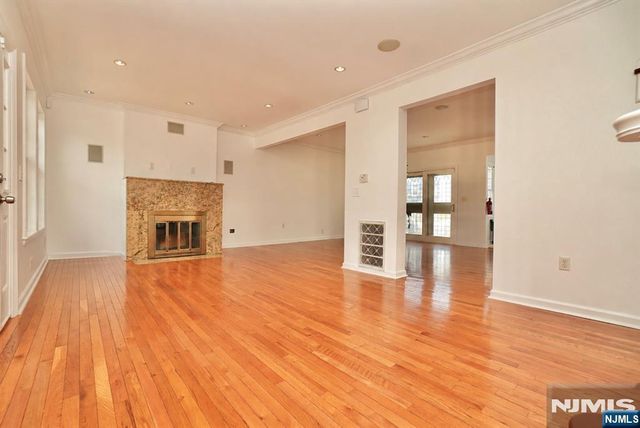 325-327 N 11th Street, Newark, NJ 07107