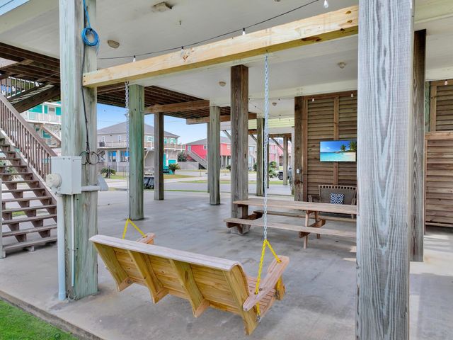 857 Wommack, Crystal Beach, TX 77650