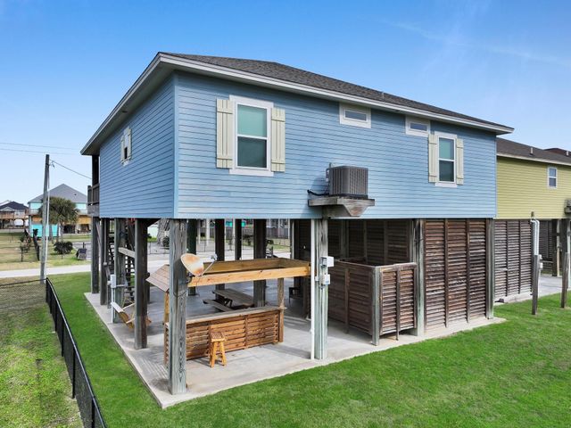 857 Wommack, Crystal Beach, TX 77650