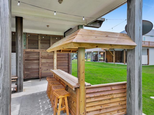 857 Wommack, Crystal Beach, TX 77650