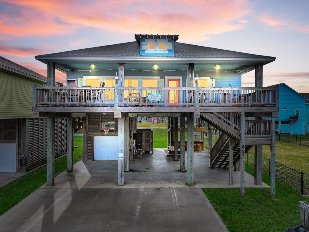 857 Wommack, Crystal Beach, TX 77650