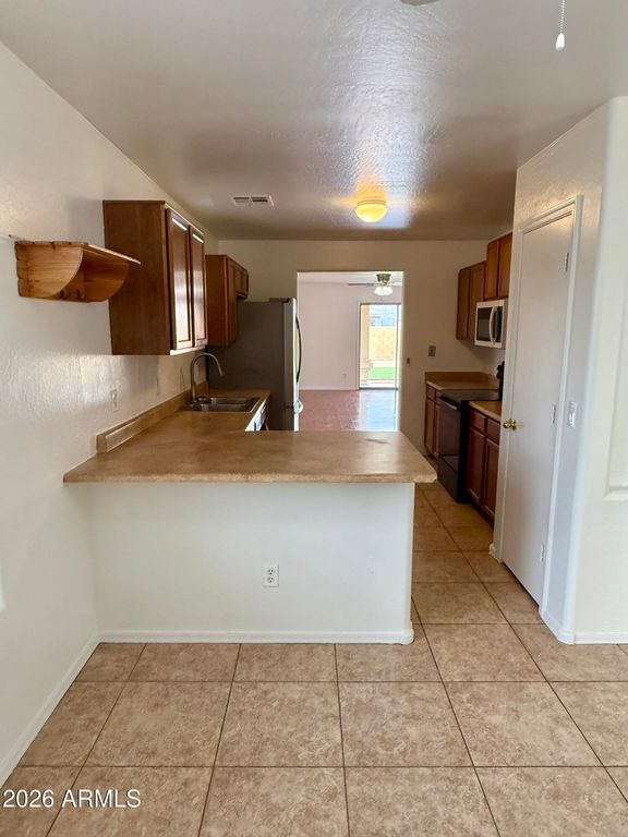 Image 6 of property listing at 4322 E Shapinsay Drive, San Tan Valley, AZ 85140