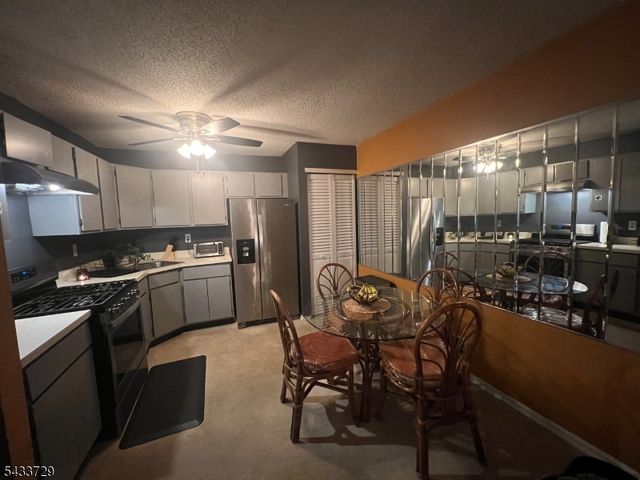 37 Fisher Dr, Franklin Twp., NJ 08823