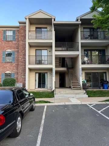 37 Fisher Dr, Franklin Twp., NJ 08823