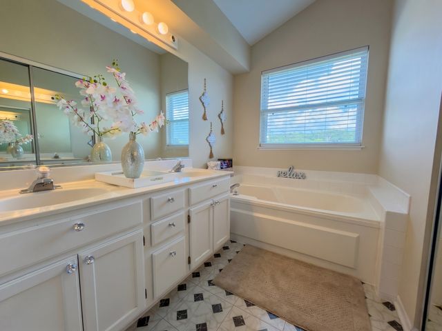 259 Haywood Drive, Round Lake, IL 60073