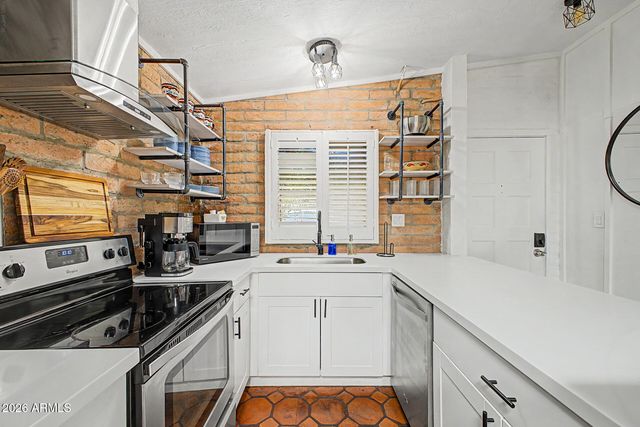 3046 N 32ND Street 338, Phoenix, AZ 85018