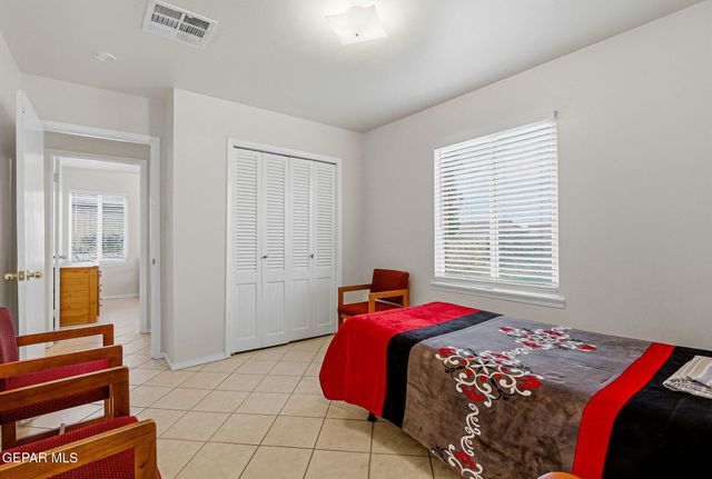 5620 Calgary Avenue, El Paso, TX 79924