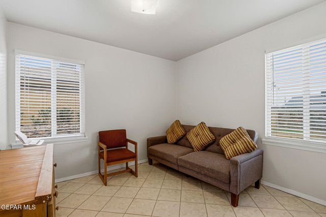 5620 Calgary Avenue, El Paso, TX 79924