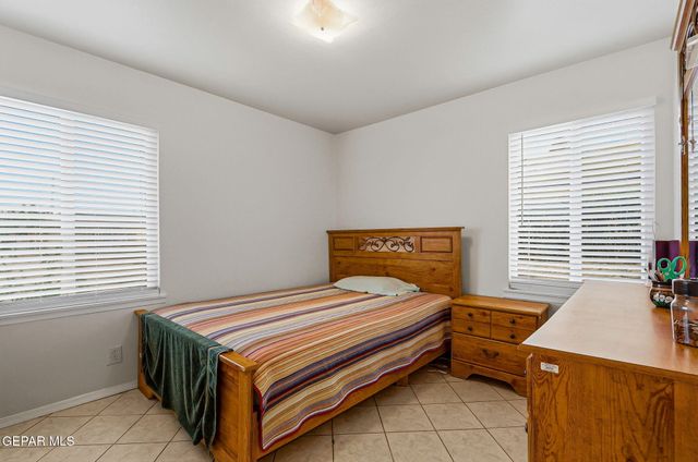 5620 Calgary Avenue, El Paso, TX 79924