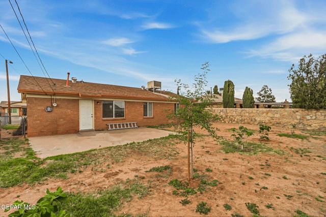 5620 Calgary Avenue, El Paso, TX 79924