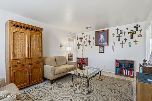 5620 Calgary Avenue, El Paso, TX 79924