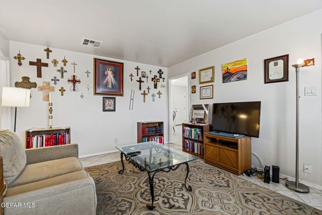 5620 Calgary Avenue, El Paso, TX 79924