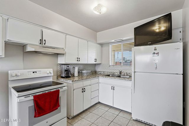 5620 Calgary Avenue, El Paso, TX 79924