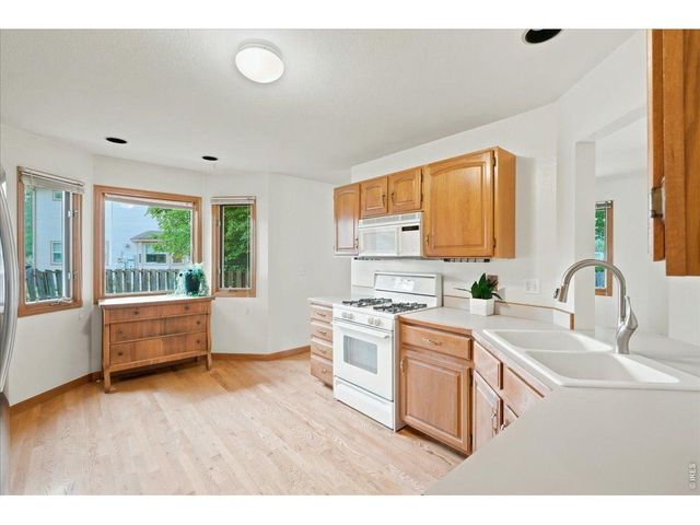 1003 Medicine Man Ct, Windsor, CO 80550