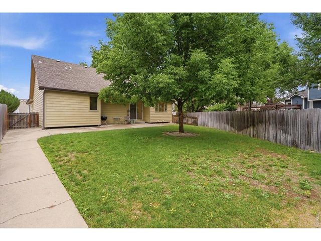 1003 Medicine Man Ct, Windsor, CO 80550