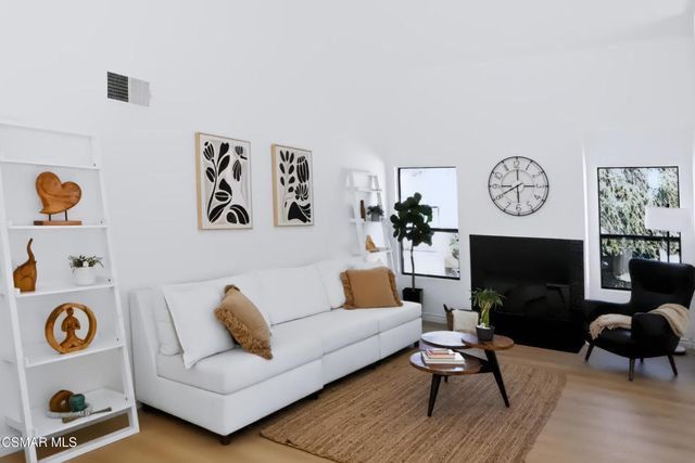 4261 Las Virgenes Road 2, Calabasas, CA 91302