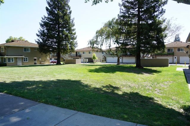 902 Gilchrist Walkway 3, San Jose, CA 95133