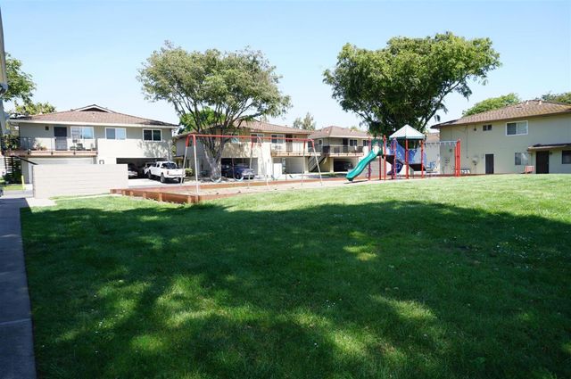 902 Gilchrist Walkway 3, San Jose, CA 95133