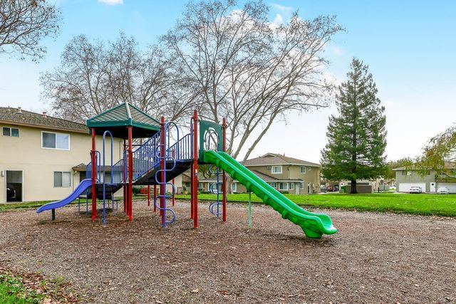 902 Gilchrist Walkway 3, San Jose, CA 95133
