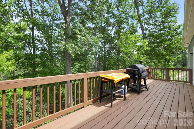 127 Cairens Ridge Drive, Mills River, NC 28759