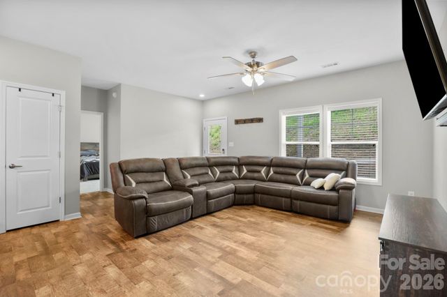 127 Cairens Ridge Drive, Mills River, NC 28759