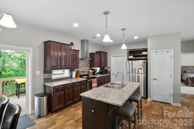 127 Cairens Ridge Drive, Mills River, NC 28759