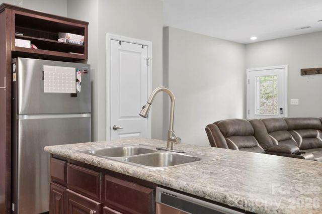 127 Cairens Ridge Drive, Mills River, NC 28759