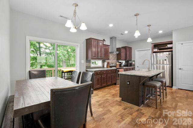 127 Cairens Ridge Drive, Mills River, NC 28759