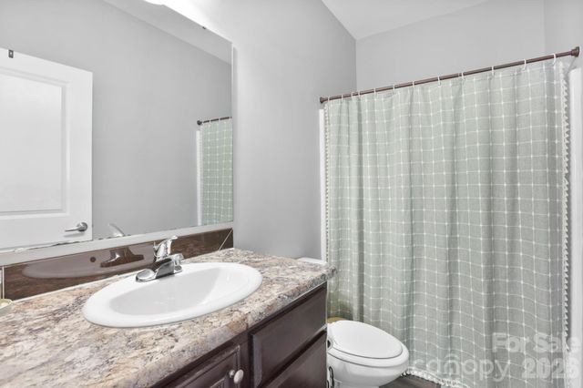 127 Cairens Ridge Drive, Mills River, NC 28759