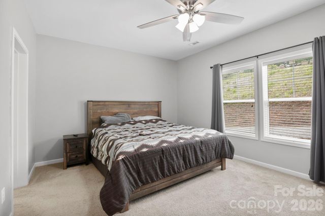 127 Cairens Ridge Drive, Mills River, NC 28759