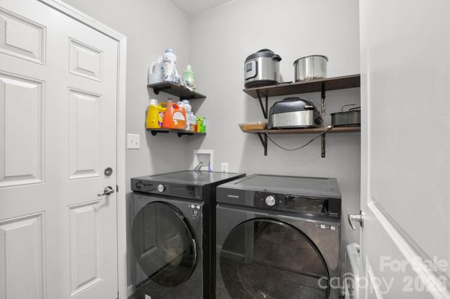 127 Cairens Ridge Drive, Mills River, NC 28759