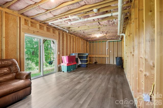 127 Cairens Ridge Drive, Mills River, NC 28759