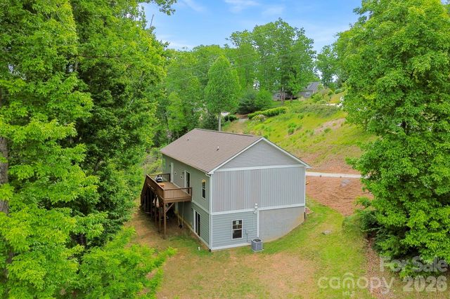 127 Cairens Ridge Drive, Mills River, NC 28759