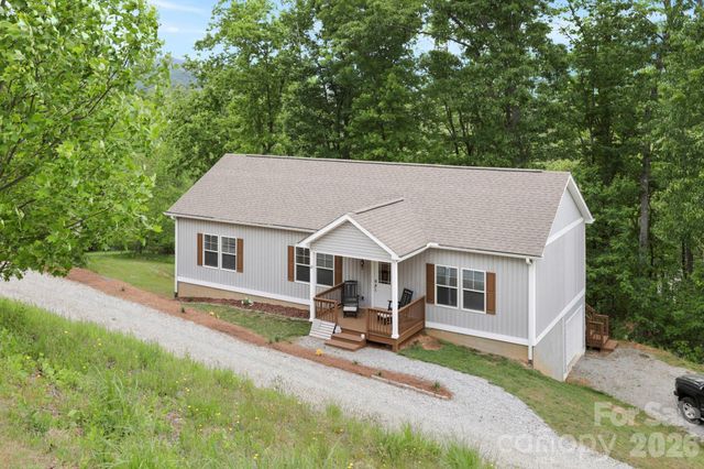127 Cairens Ridge Drive, Mills River, NC 28759