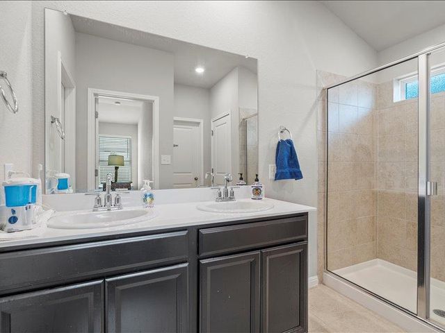 200 Grapefruit RD, Hutto, TX 78634