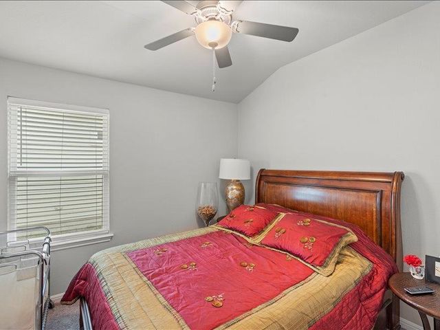 200 Grapefruit RD, Hutto, TX 78634