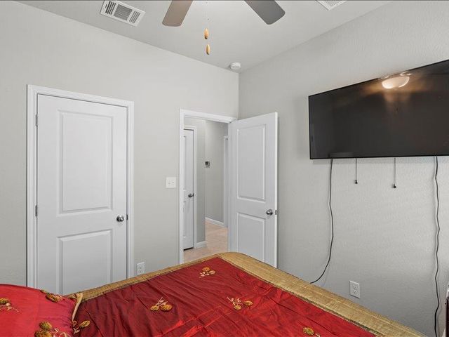 200 Grapefruit RD, Hutto, TX 78634