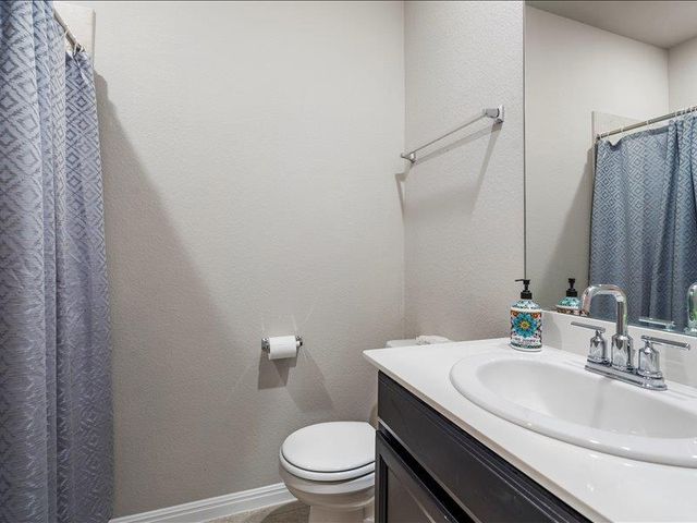 200 Grapefruit RD, Hutto, TX 78634