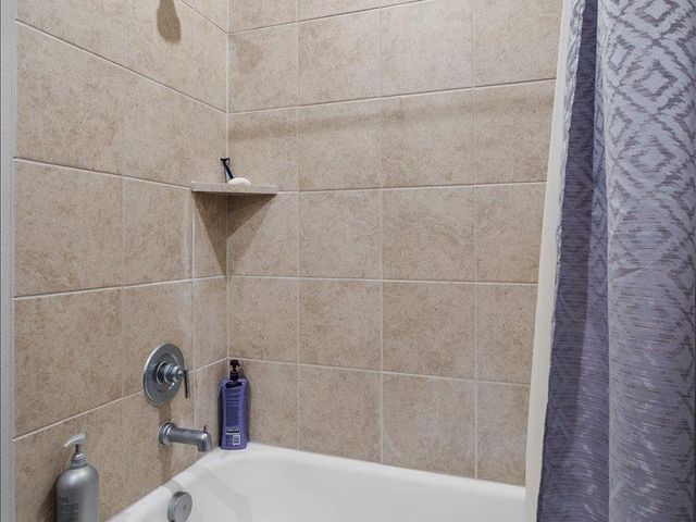 200 Grapefruit RD, Hutto, TX 78634