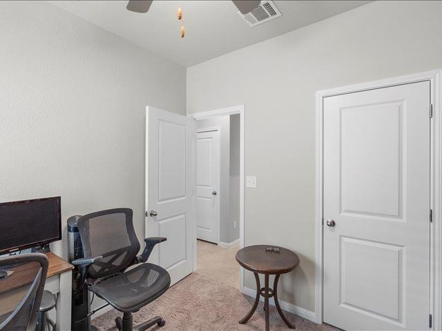 200 Grapefruit RD, Hutto, TX 78634