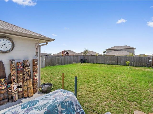 200 Grapefruit RD, Hutto, TX 78634