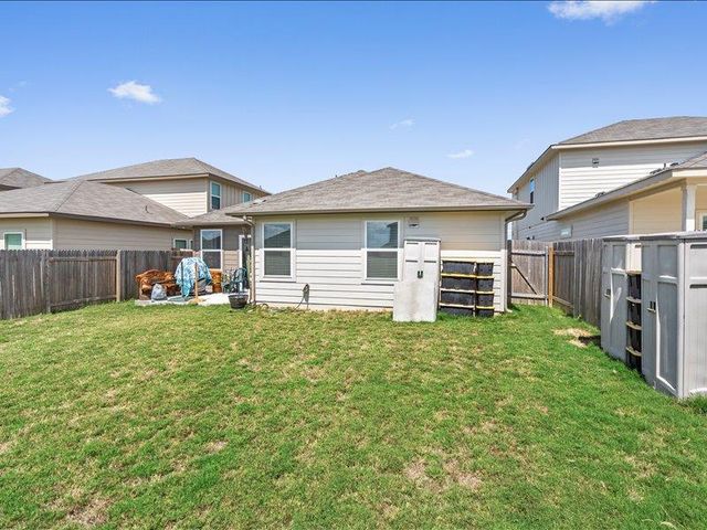 200 Grapefruit RD, Hutto, TX 78634